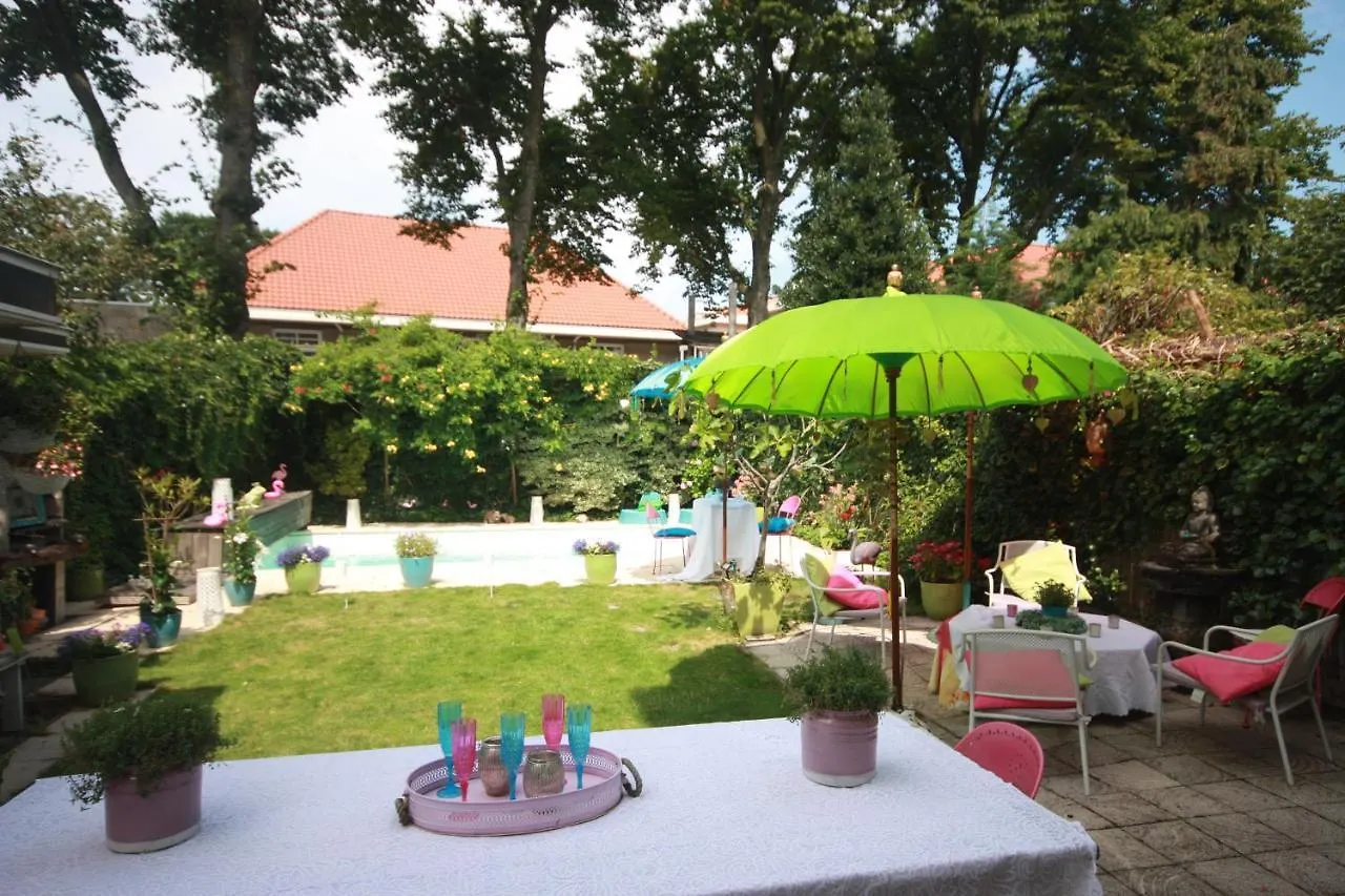De Pimpelmees Bed & Breakfast Lahey
